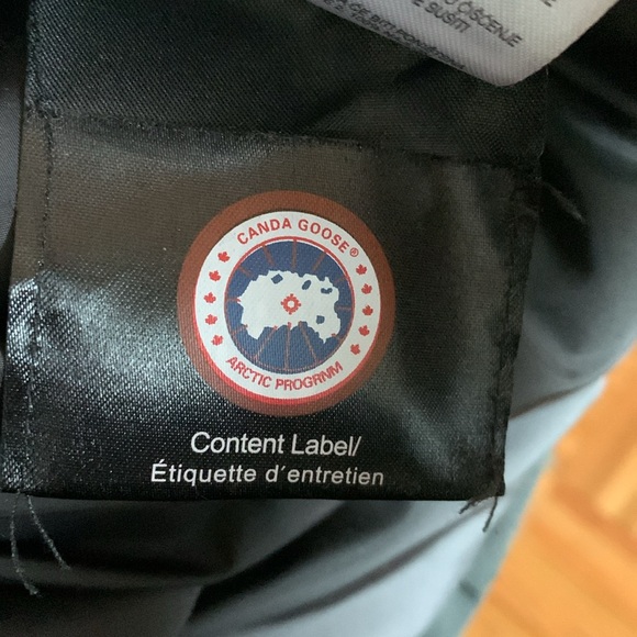 Canada Goose men’s medium black coat - Picture 8 of 9